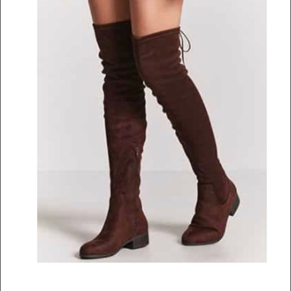 Knee high brown boots with tie